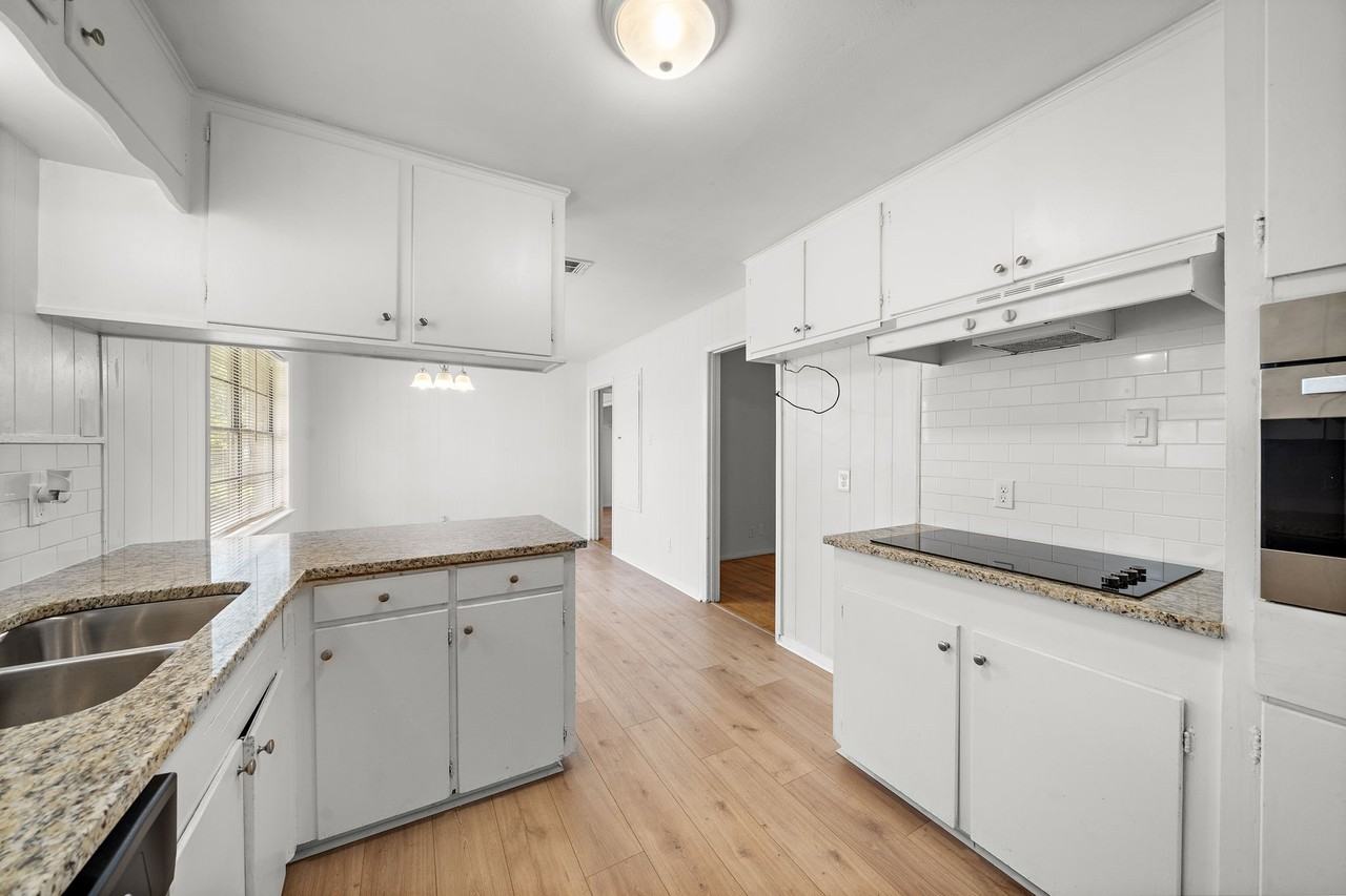 10615 Seaford Dr #10615 - Photo 5 of 12