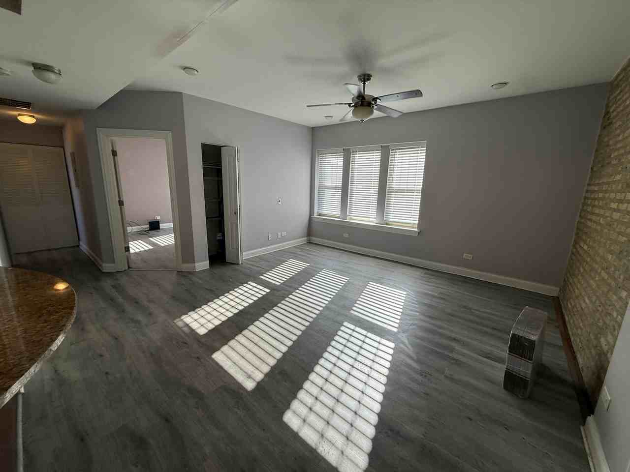 2452 W Ardmore Ave #1 - Photo 6 of 17