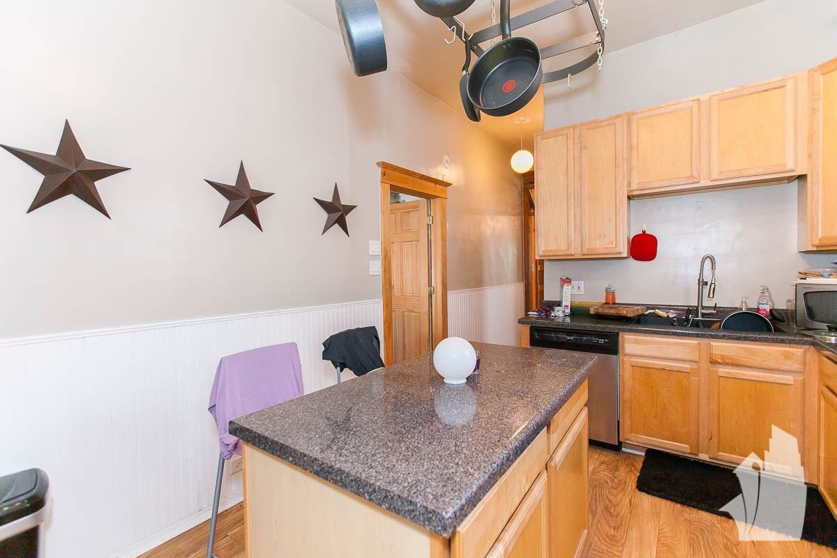 3336 N Sheffield Ave #3 - Photo 3 of 11