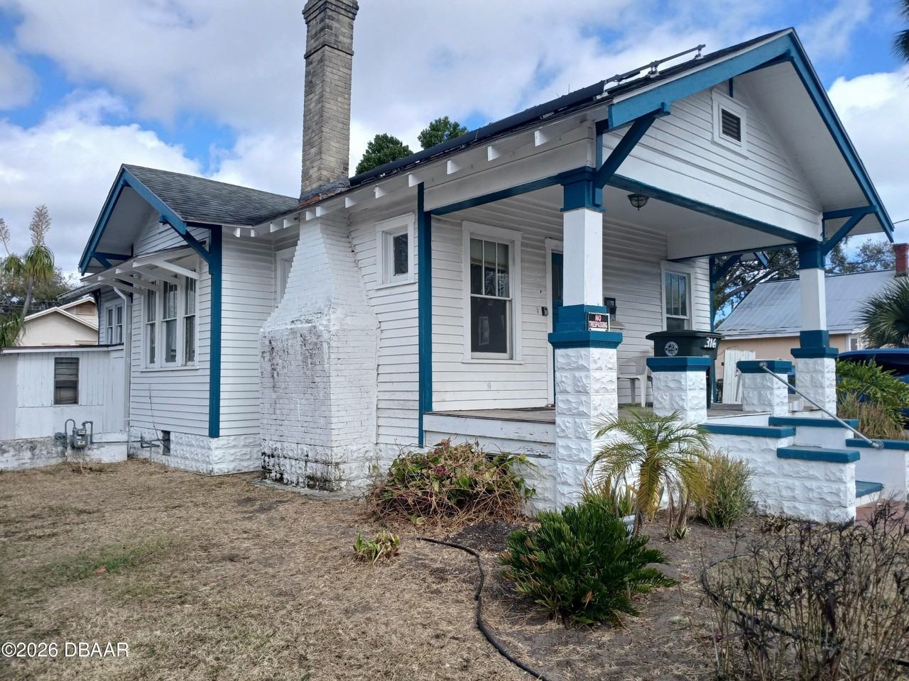 316 Michigan Ave - Photo 2 of 3