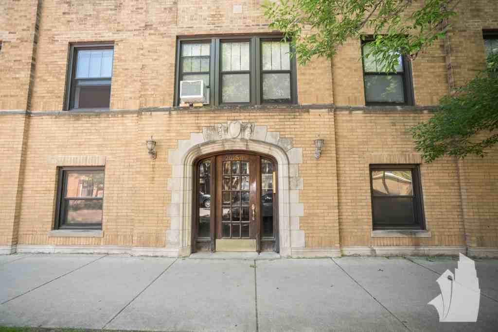 2015 W Ainslie St #2015-2 - Photo 2 of 14