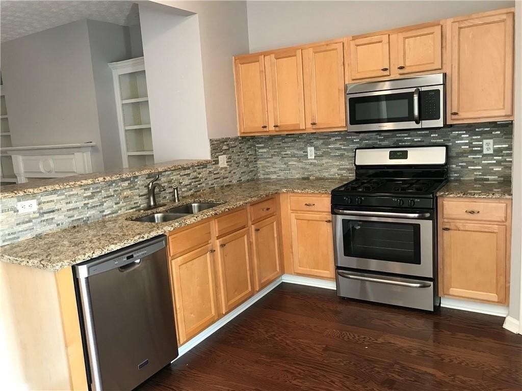 2942 Greyhawk Ln - Photo 6 of 16