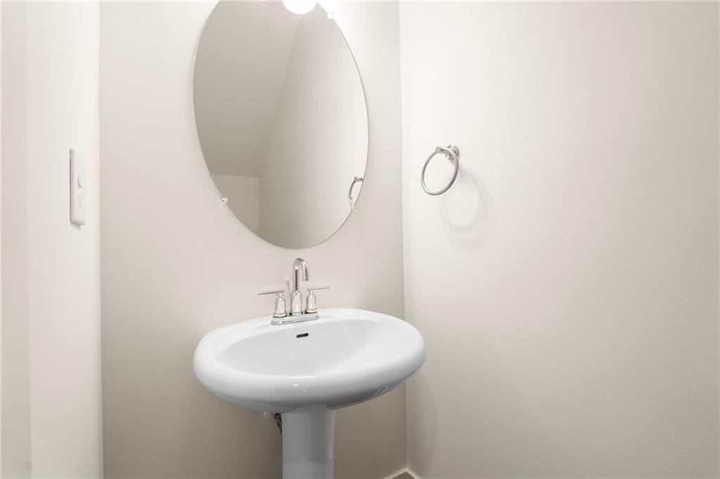 1833 Edgehill Dr - Photo 5 of 28