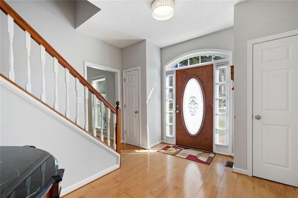 821 Soaring Dr - Photo 7 of 47