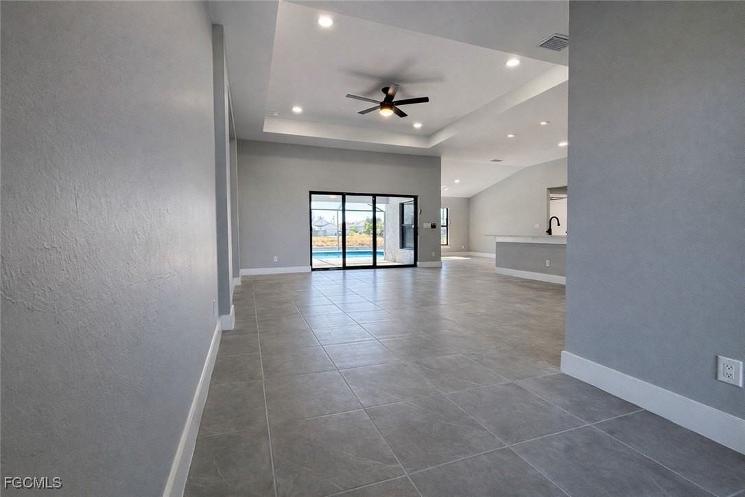 224 Se 13th Ter - Photo 4 of 39