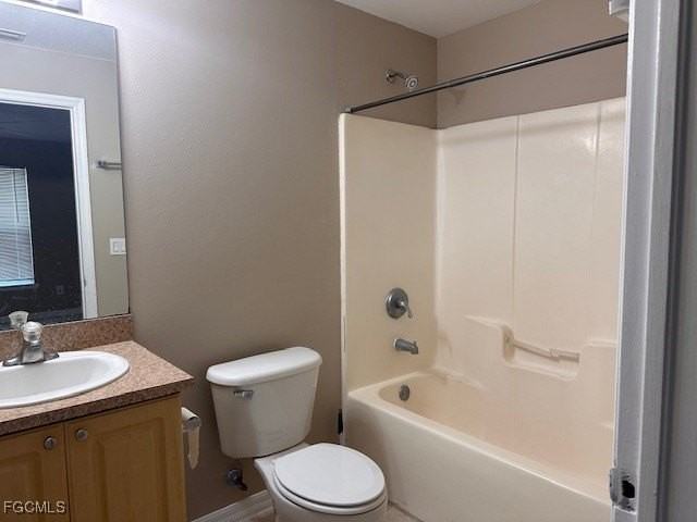 438 Loretta Ave S - Photo 5 of 8