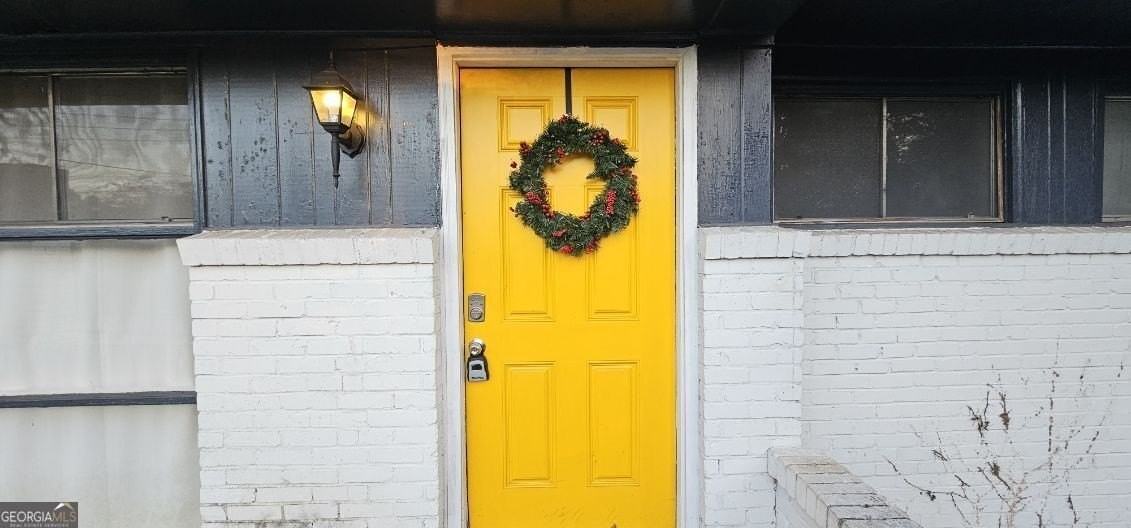 1976 Columbia Dr - Photo 2 of 12