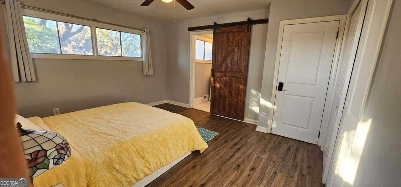 1976 Columbia Dr - Photo 5 of 12