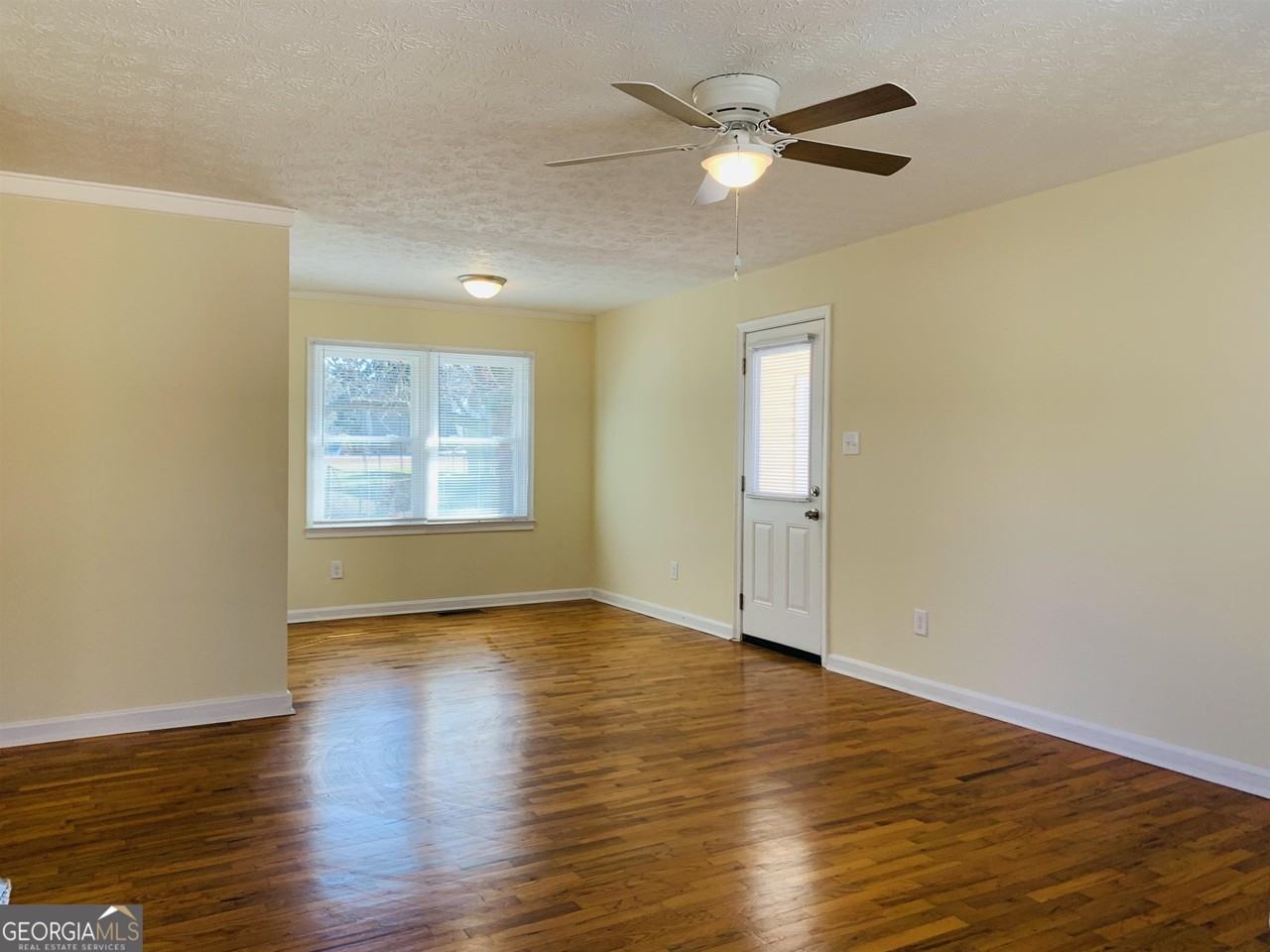 24 Camellia Dr - Photo 5 of 21