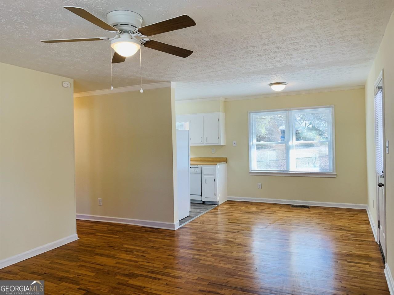 24 Camellia Dr - Photo 6 of 21