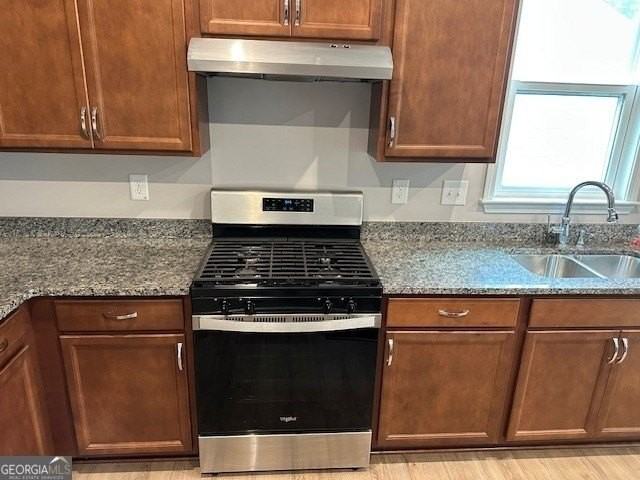 1304 Bugle Ct - Photo 3 of 12