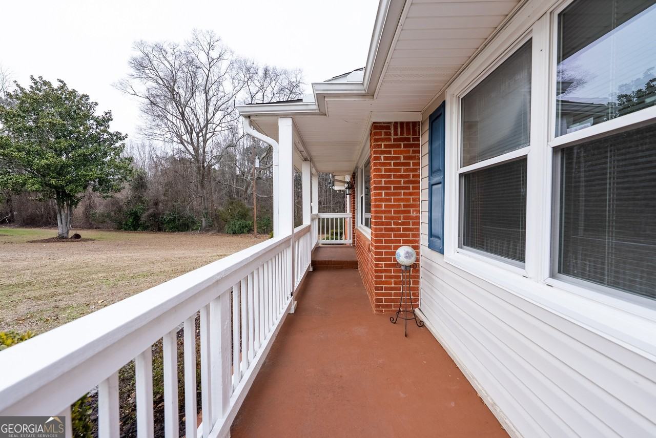 953 Mccullough Rd - Photo 2 of 29