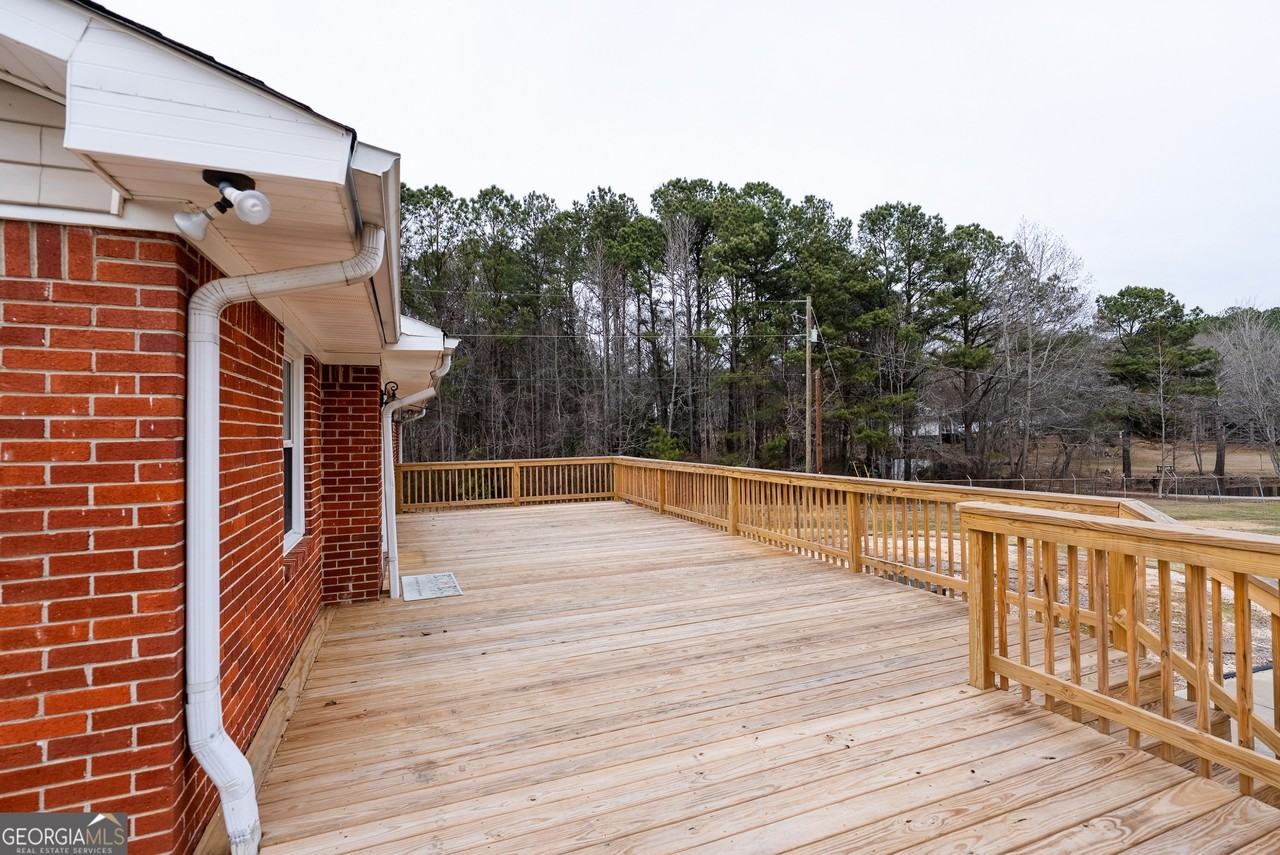 953 Mccullough Rd - Photo 3 of 29