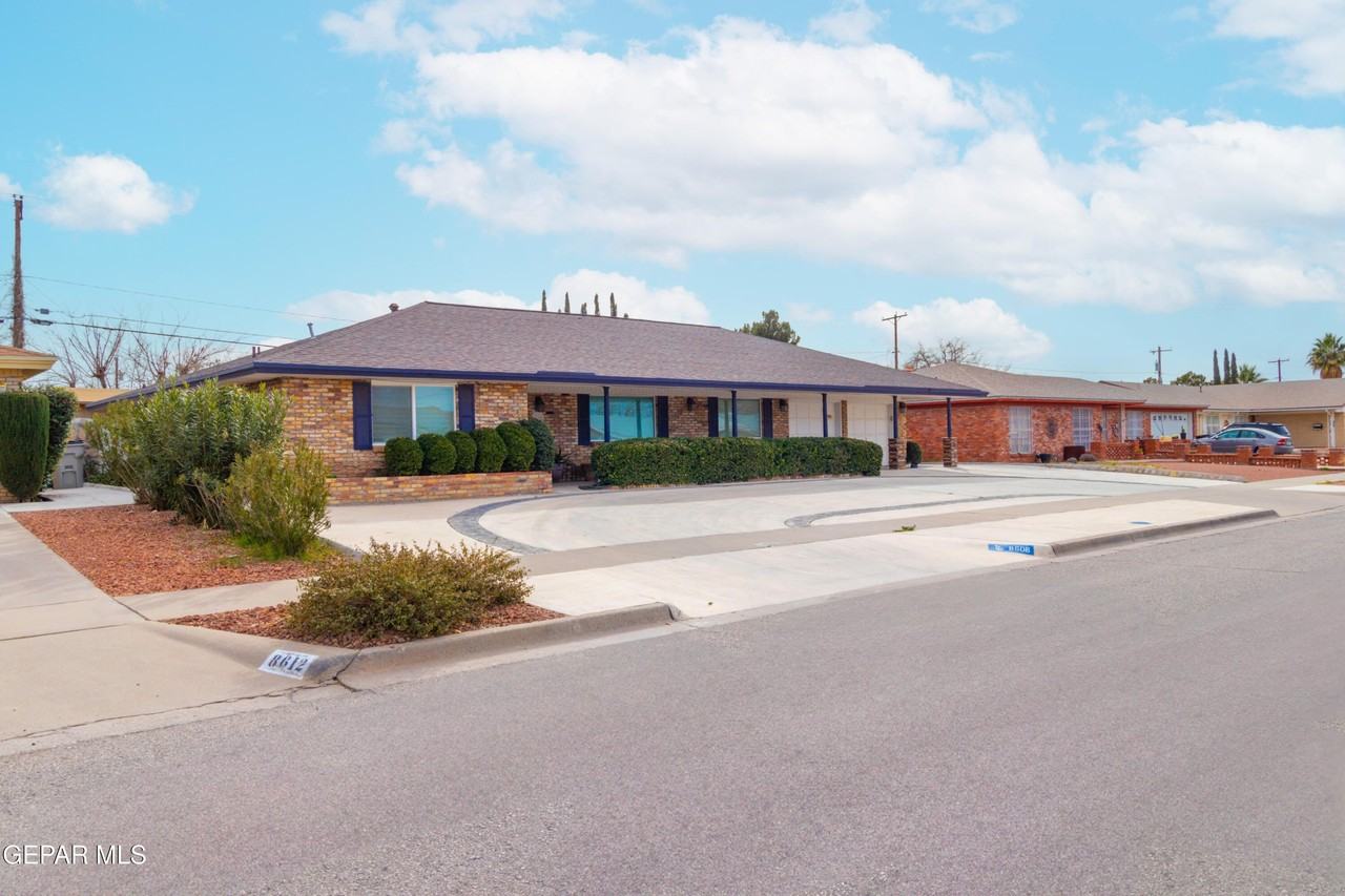 8608 Catalpa Ln - Photo 6 of 50