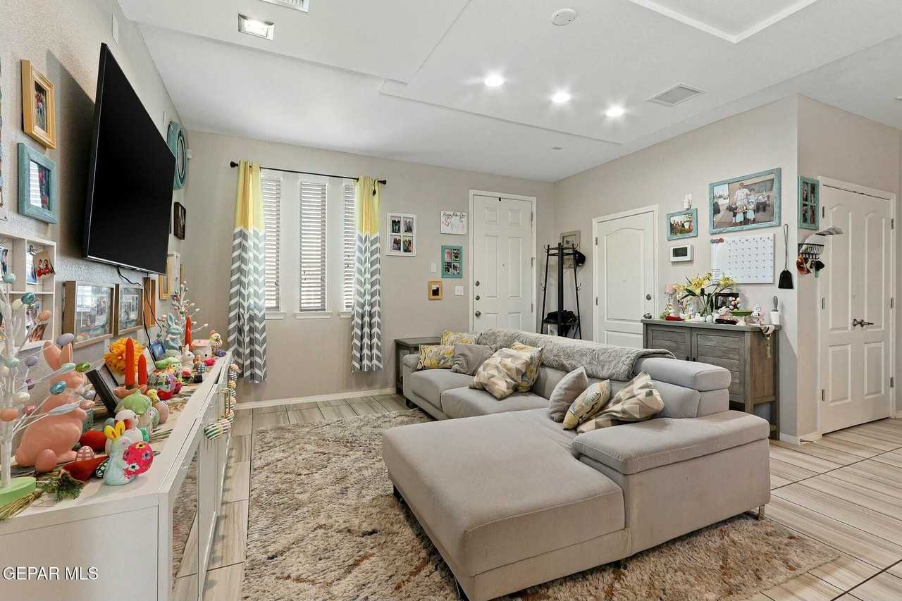 1904 William Caples St - Photo 6 of 46