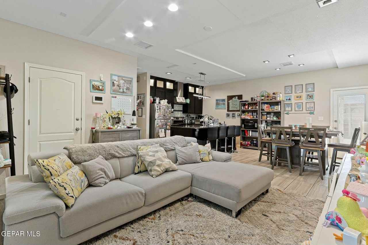 1904 William Caples St - Photo 7 of 46