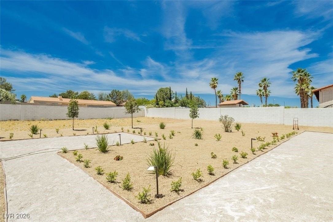 2251 Montessouri St - Photo 4 of 13