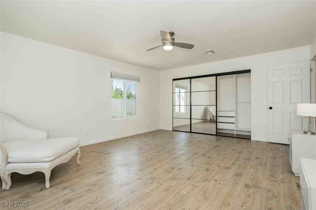 2251 Montessouri St - Photo 6 of 13