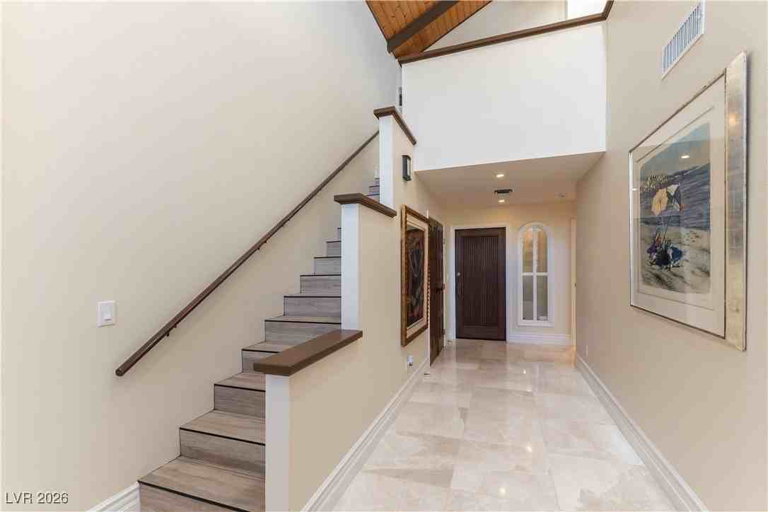 2845 Queens Courtyard Dr - Photo 3 of 44