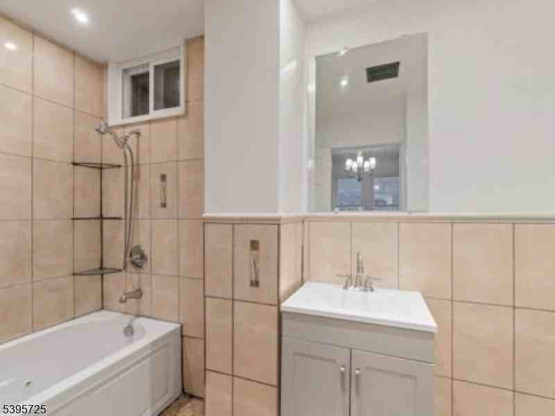 16 Tulip St - Photo 6 of 7