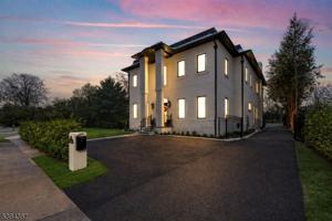 featured image of 472 High St