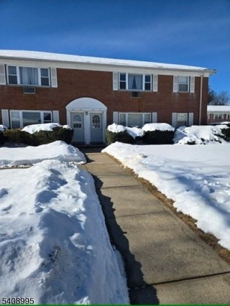 45 Manchester Ct - Photo 2 of 18