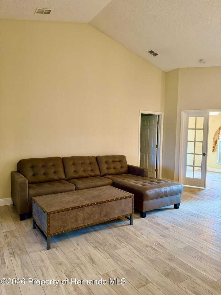 9448 Tooke Shore Dr - Photo 4 of 28