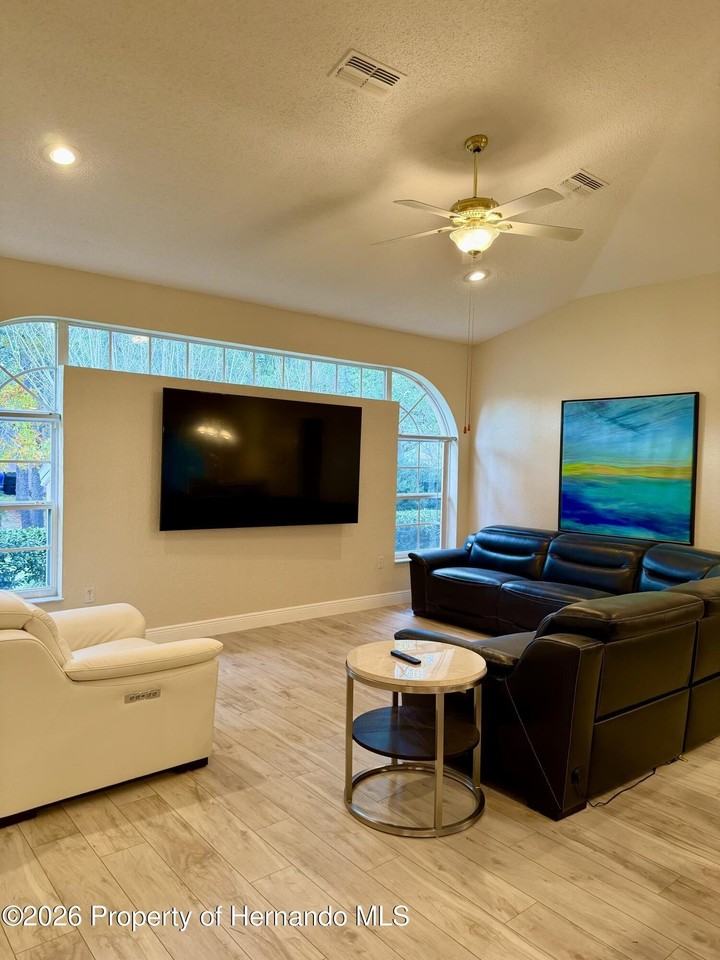 9448 Tooke Shore Dr - Photo 6 of 28