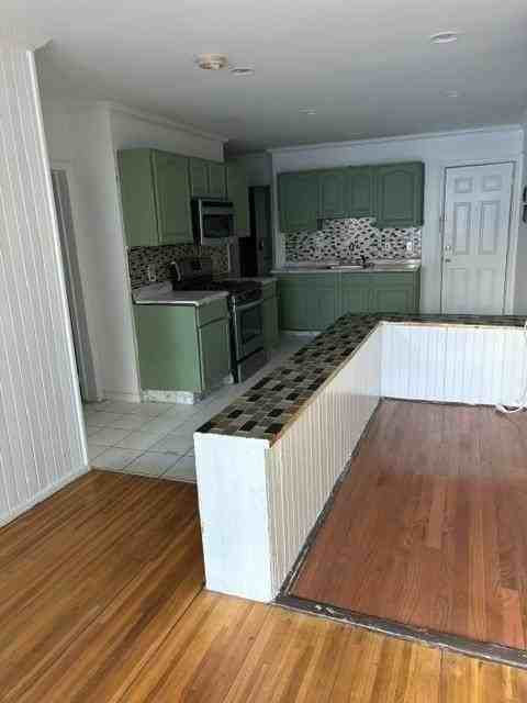 387 Avenue C #2 - Photo 4 of 6