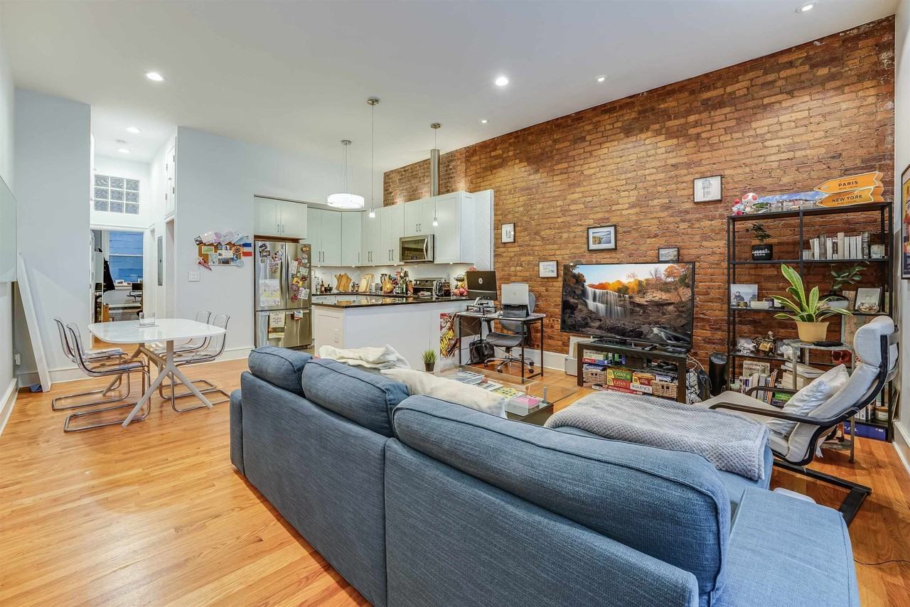 311 1st St #2B - Photo 3 of 16