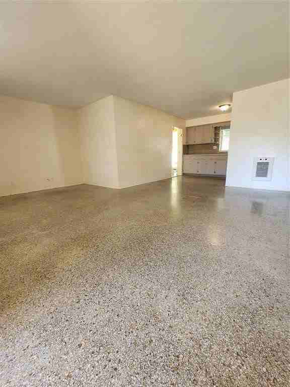 2709 Ne 32nd St - Photo 2 of 8