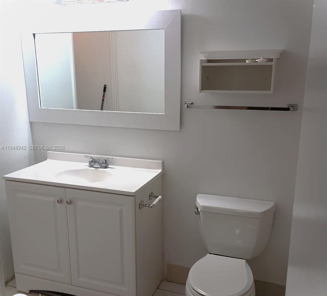 1470 Ne 123rd St #A506 - Photo 2 of 8