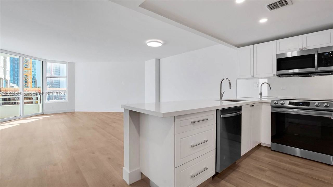 555 Ne 34th St #1509 - Photo 5 of 8