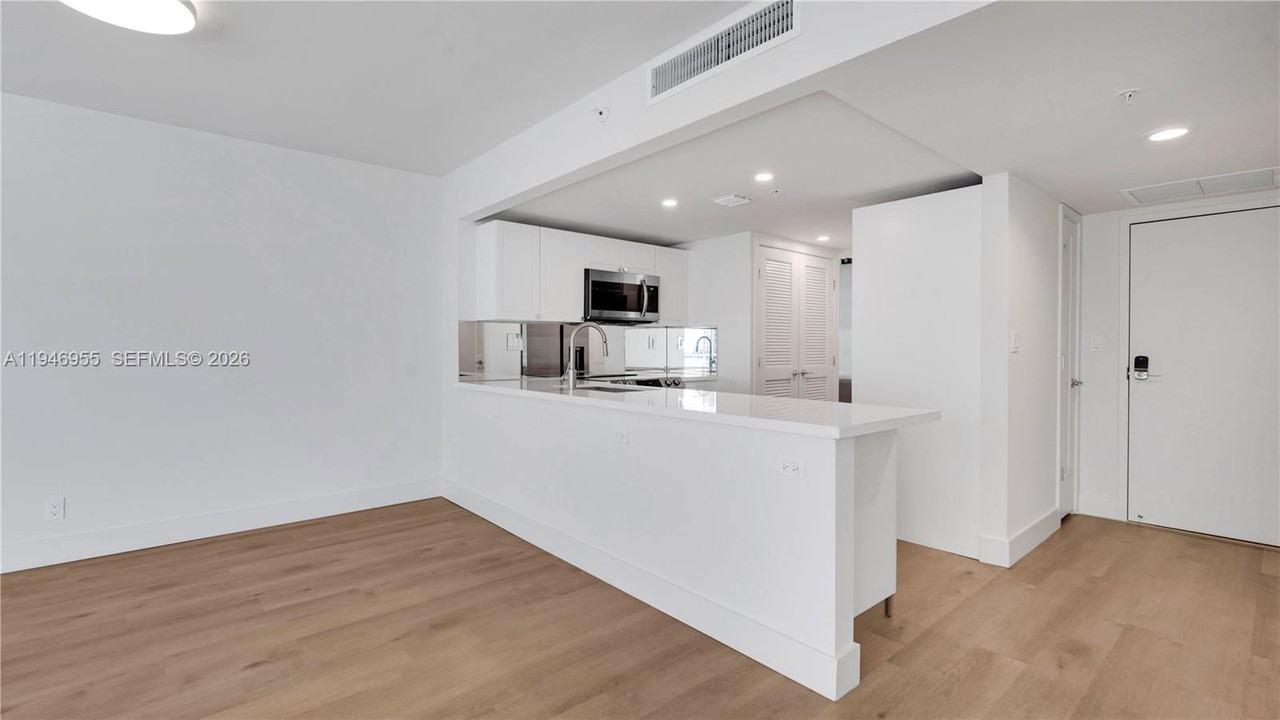 555 Ne 34th St #1509 - Photo 7 of 8