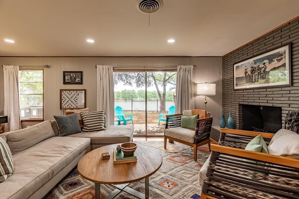 2865 Bandera Hwy - Photo 4 of 26