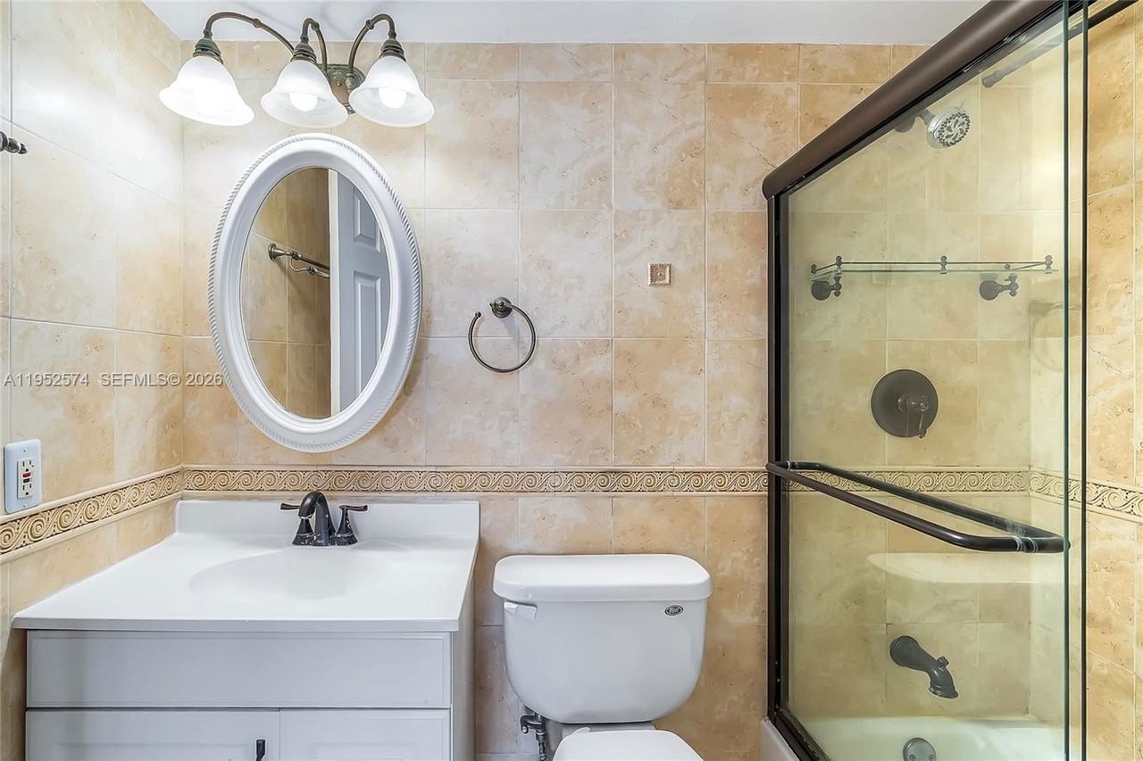 2025 Ne 164th St #907 - Photo 4 of 8