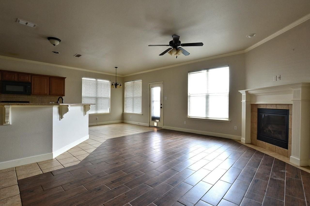 2623 112th St - Photo 5 of 16