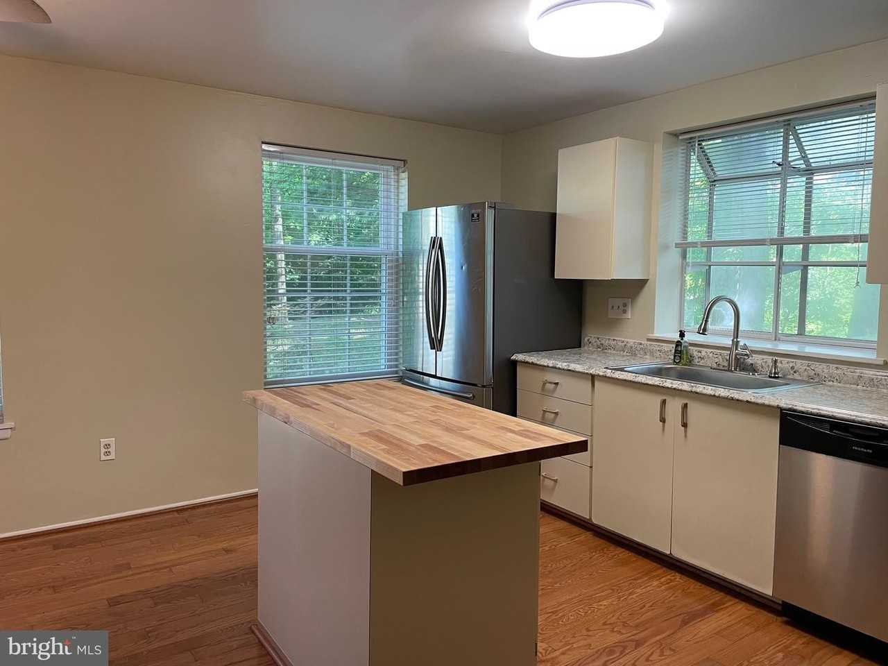 11859 New Country Ln - Photo 3 of 30