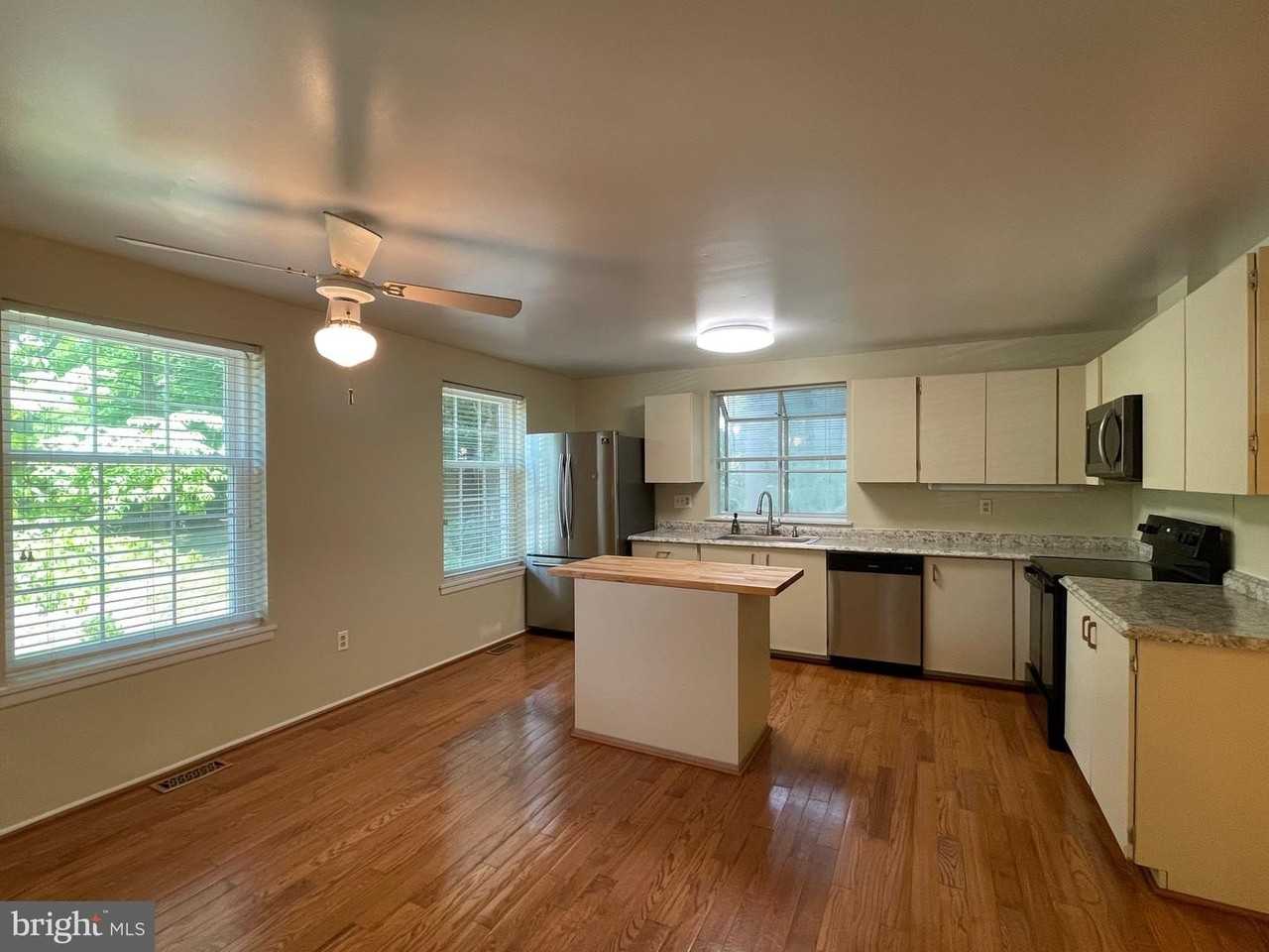 11859 New Country Ln - Photo 5 of 30