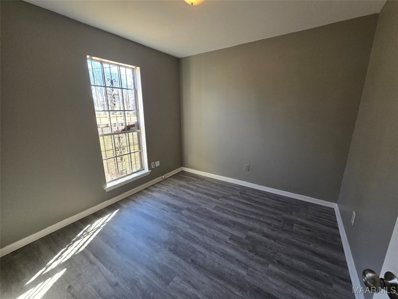 4104 Lone Oak Dr - Photo 5 of 7