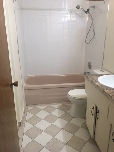 Lonsdale Ave & E Keith Rd ##402 - Photo 5 of 20