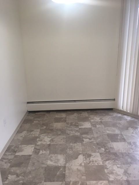 Lonsdale Ave & E Keith Rd ##402 - Photo 7 of 20