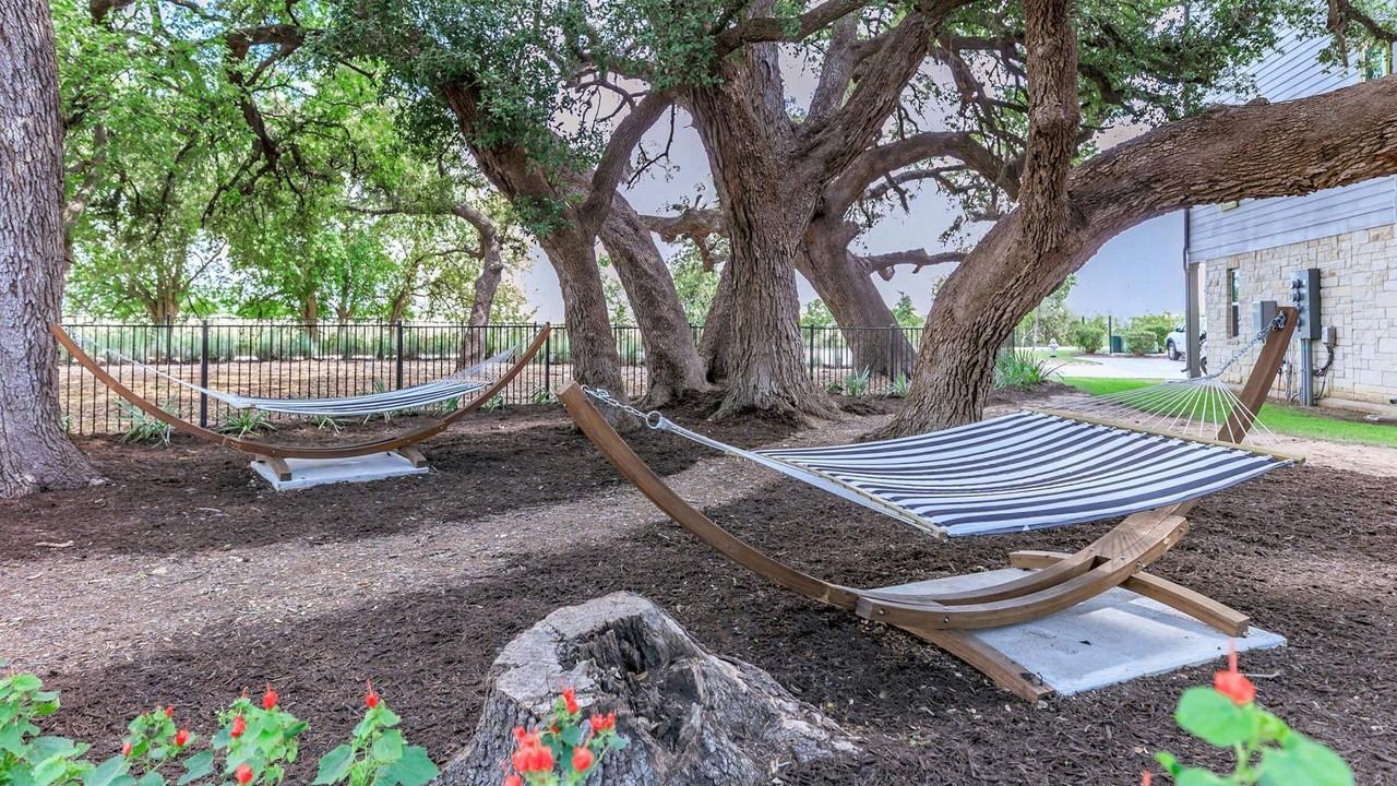 Leo Ln - Photo 3 of 12