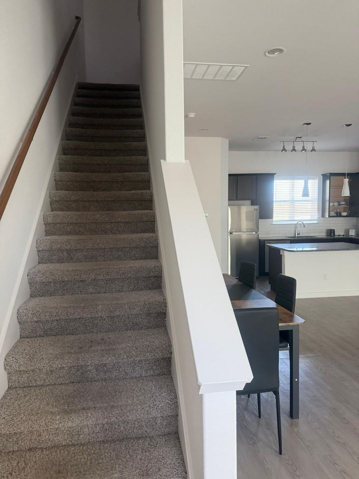 Leo Ln - Photo 5 of 14