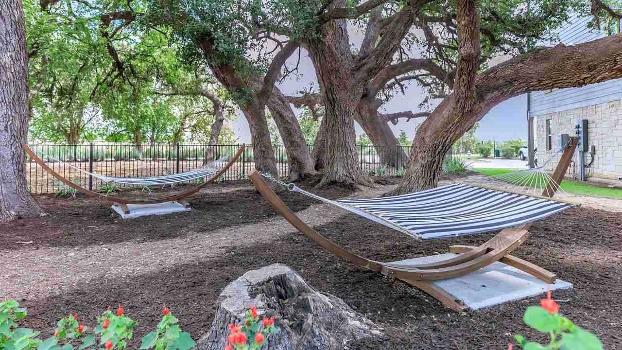 Leo Ln - Photo 7 of 14