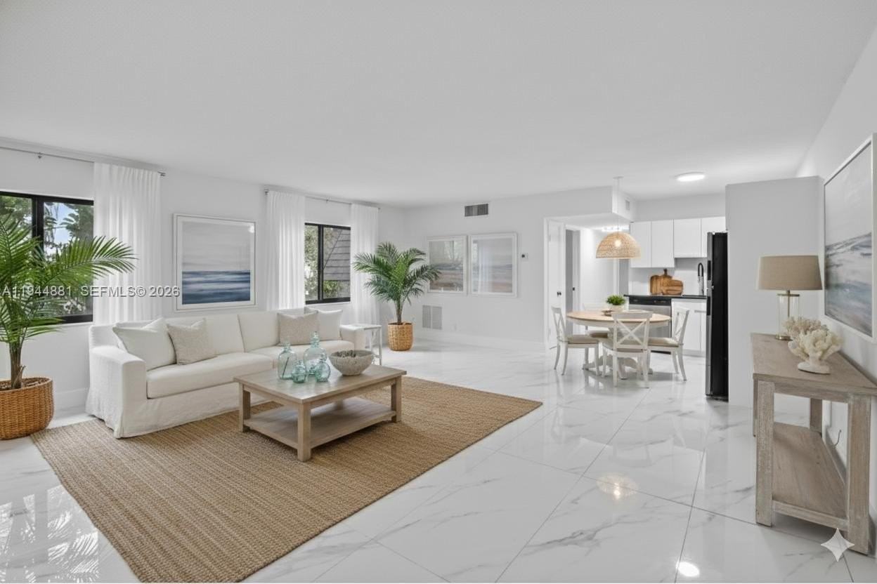 5731 Ne 18th Ave #7 - Photo 4 of 33