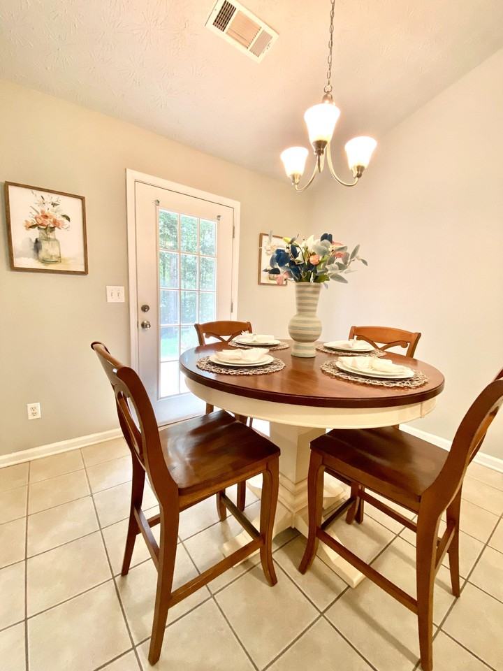 Mount Salem Cir - Photo 4 of 16