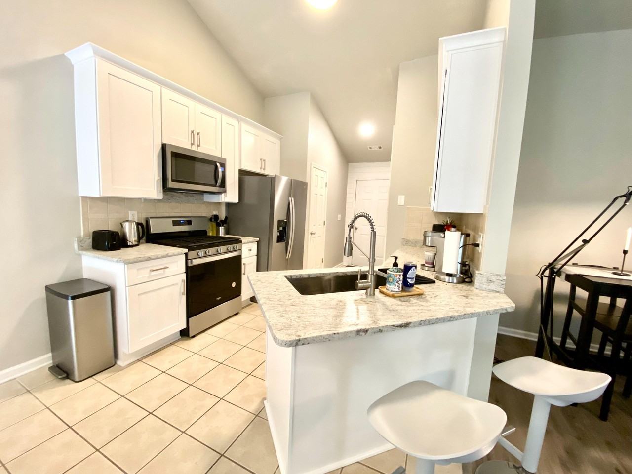 Mount Salem Cir - Photo 5 of 16