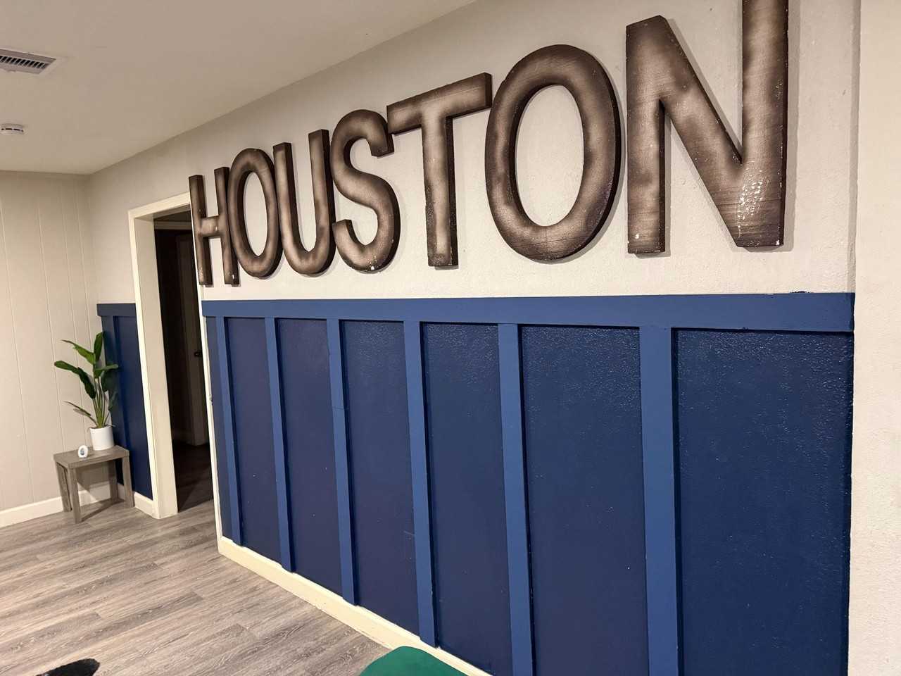 Paradise Ln - Photo 2 of 9