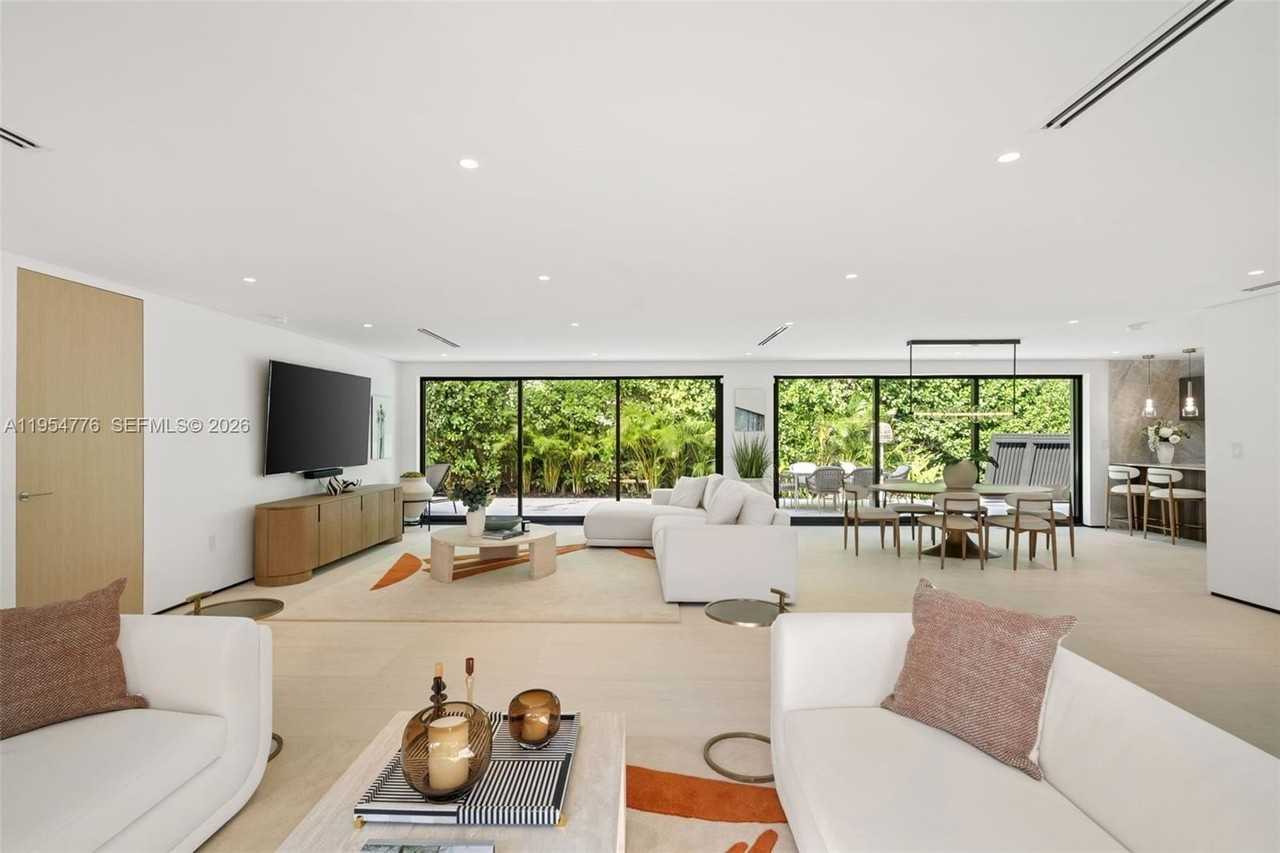 222 E Rivo Alto Dr - Photo 6 of 30